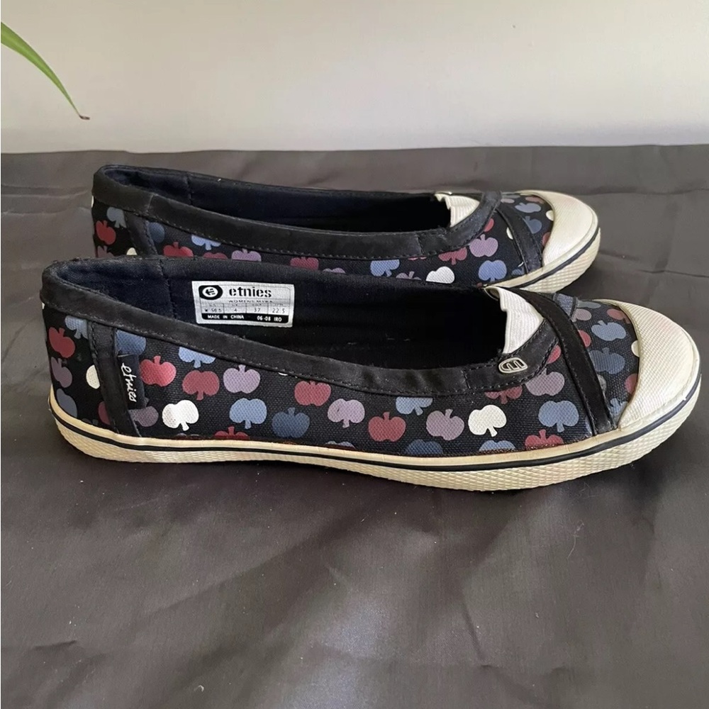 Etnies Women’s Myra Apple Design Slip On Skateboarding Shoe Sneaker Size 6.5